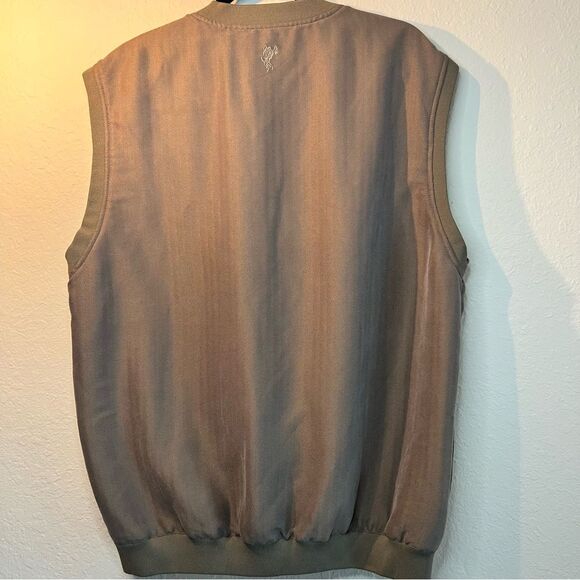 Ashworth golf vest 🏌️‍♂️ excellent condition 🏌️‍♂️ pockets 🏌️‍♂️ large - Picture 3 of 7